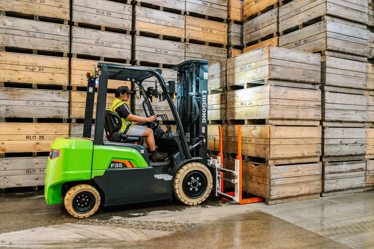LiuGong Electric Forklift - 3.5Tonne Double Stacker in action